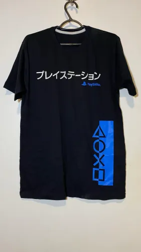Camiseta PlayStation preta