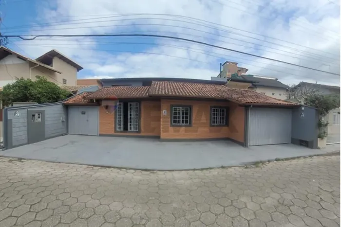 |móvel/Pousada na Lagoa: Casa + 5 Aptos à Venda!