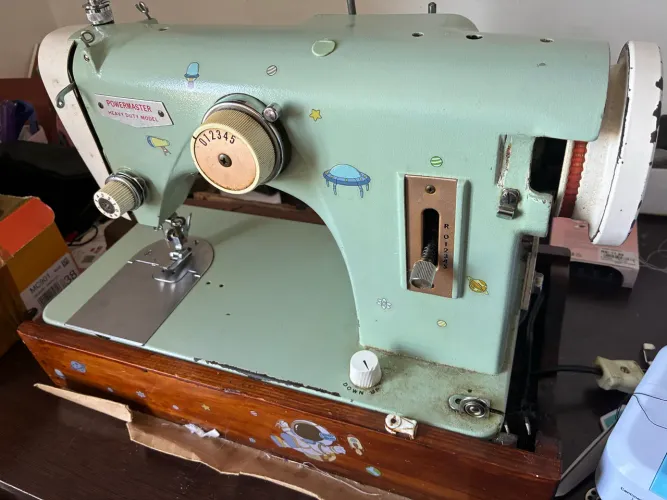 máquina Singer antiga