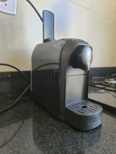 Cafeteira Elétrica Três Corações 127V para Cápsulas Excelente pra Café Express e Outros