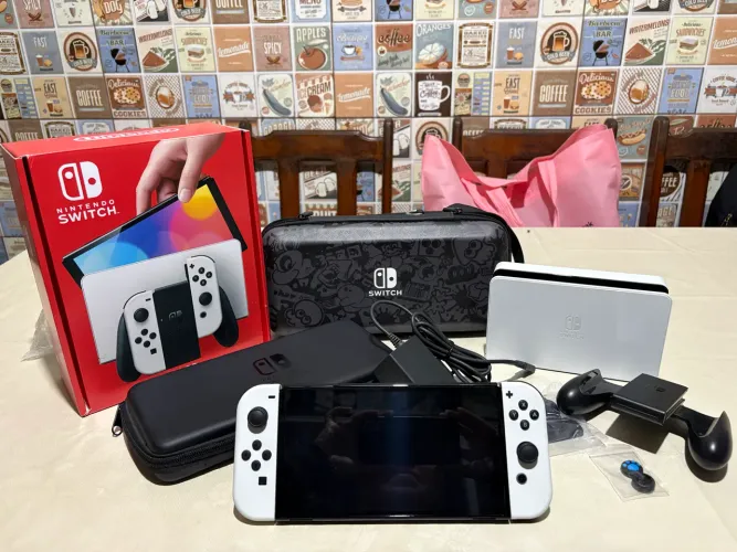 Nintendo Switch OLED branco