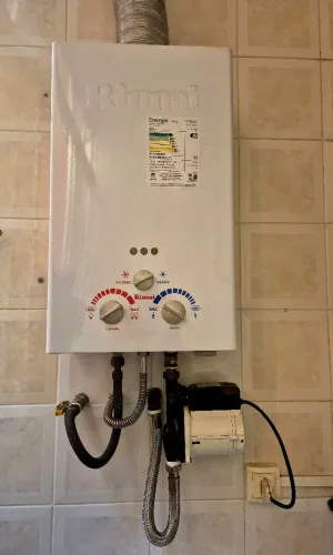 Aquecedor Rinnai 11L + Pressurizador + kit instalação- Funcionando perfeitamente