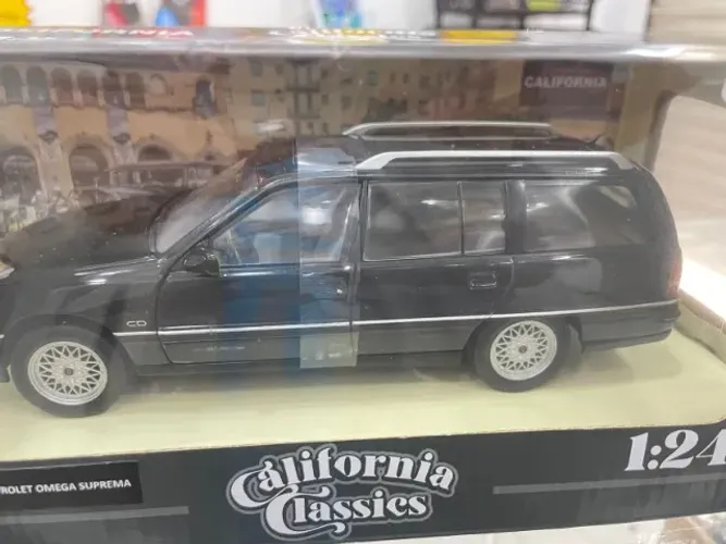 CARRO CHEVROLET OMEGA SUPREMA 1991 - CALIFORNIA CLASSICS 1:24 (NOVO NA CAIXA)
