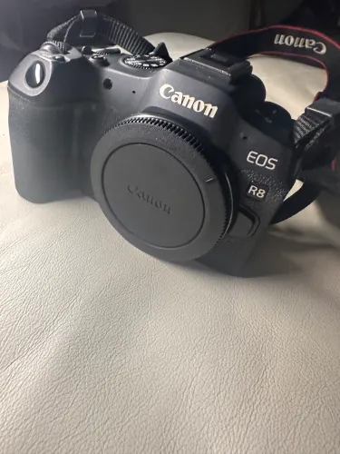 Cânon R8