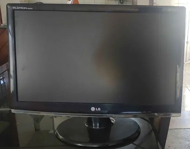 Monitor LG 22" HDMI *com defeito
