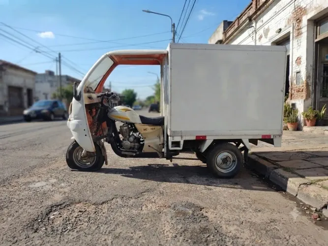 Triciclo motocar