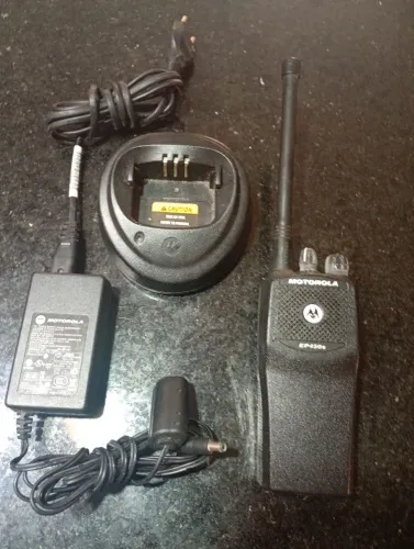 Rádio Amador Motorola EP 450s em estado de Novo. Com acessórios. 