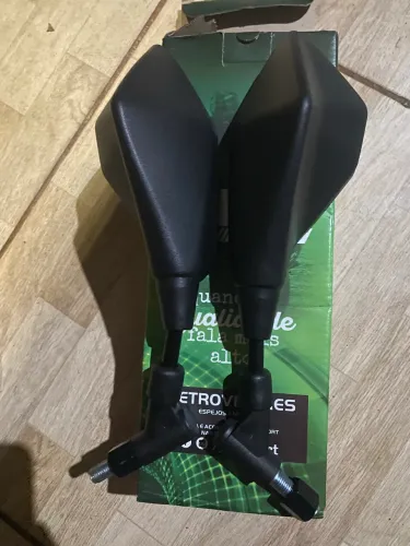 Retrovisor novo na caixa 