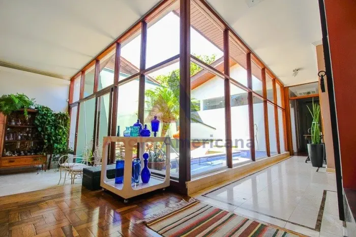 Casa com piscina no Jardim Luzitânia