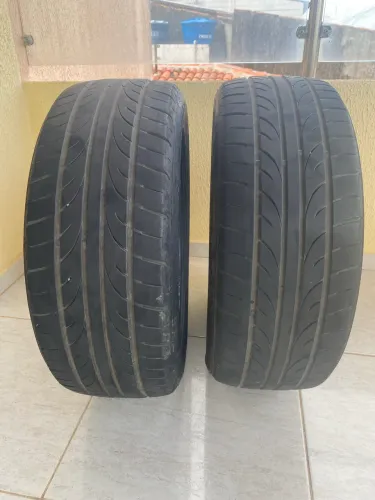 Pneu 215/55 Aro 17