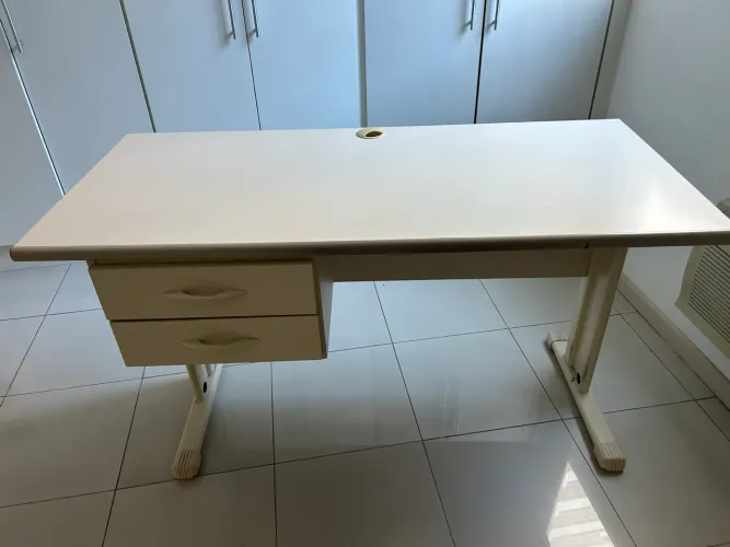 Mesa de escritório a venda