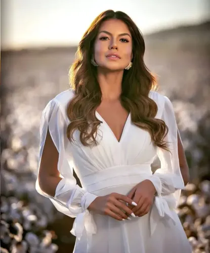Vestido de noiva longo manga longa com decote V
