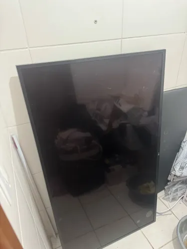 TV para retirada de peças