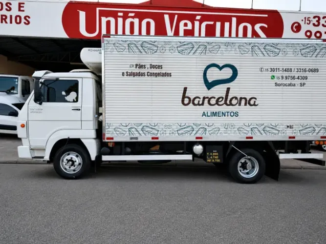 Volkswagen Delivery 10.160 + Baú Refrigerado