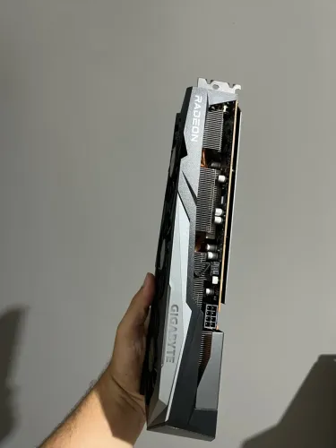 rx 7600 3 fans, gigabyte