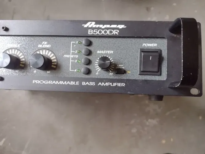 Ampeg B500DR Cabeçote de Baixo 500W RMS 