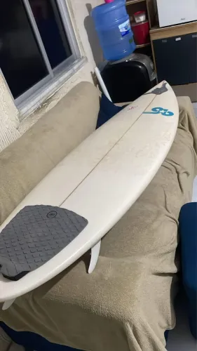 Prancha de surf semi nova