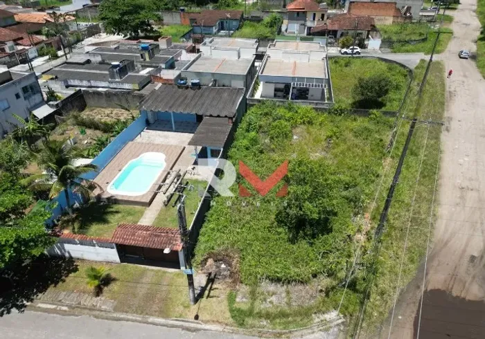 Terreno frente pista para galpao ou 3 unidades unifamiliares lado praia em itanhaem