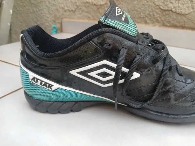 Chuteira umbro