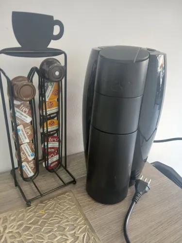 Cafeteira Três Corações + Suporte de Cápsulas 