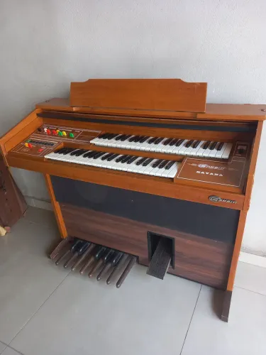 ÓRGÃO ELETRÔNICO GAMBITT HAVANNA