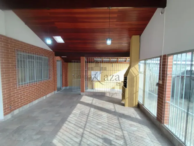 Oportunidade - Casa Comercial ou Residencial - Jardim Satélite - 3 Dormitórios - 180m².