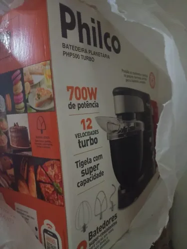 VENDO OU TROCO POR MAQUINA DE COSTURA SINGER (DE MEU INTERESSE).BATEDEIRA PHILCO NOVA