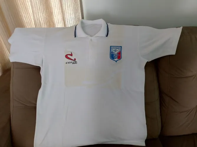 Camisa de viagem do Guaratinguetá E.C. marca Conti