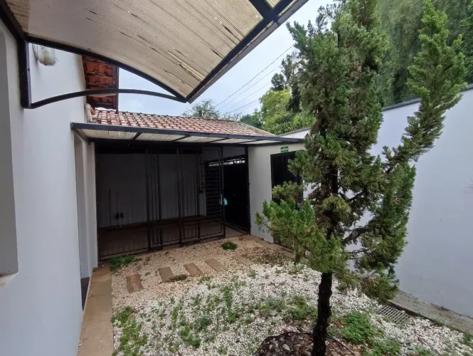 Casa à Venda na Avenida Taubaté, em Perdizes Espaço, Localização Forte e Estrutura Comple