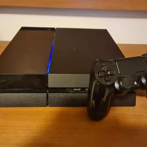 Playstation 4 500GB + 1 controle dualshock + Call of Duty instalado