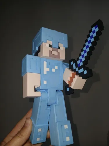 Steve Minecraft 15 cm com armadura de diamante