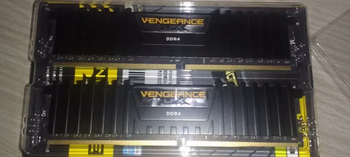 16gb ddr4 3200mhz Corsair 