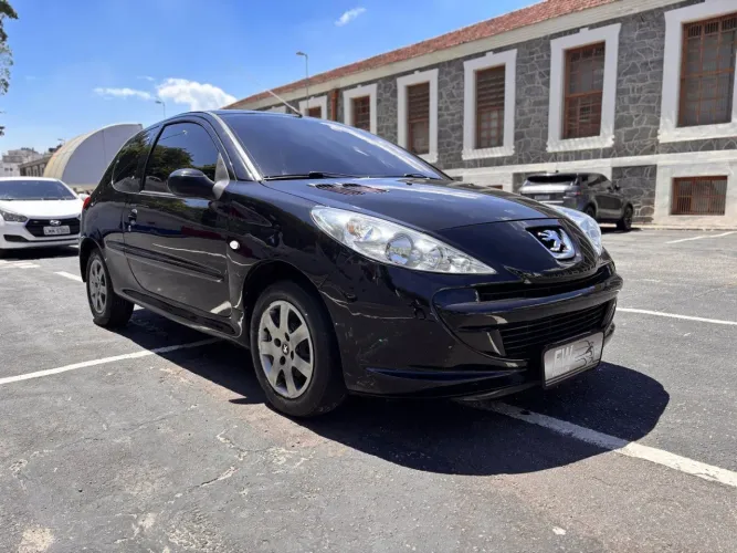 Peugeot 207 XR 1.4 Flex 8V 3P 2012