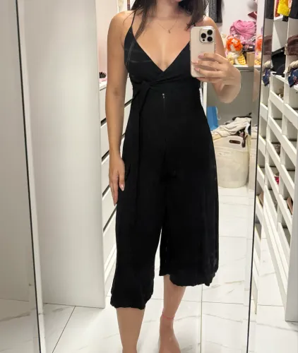 Macacão preto - Veste PP, P 