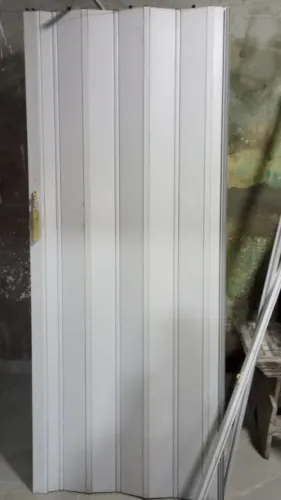 Porta sanfonada de PVC