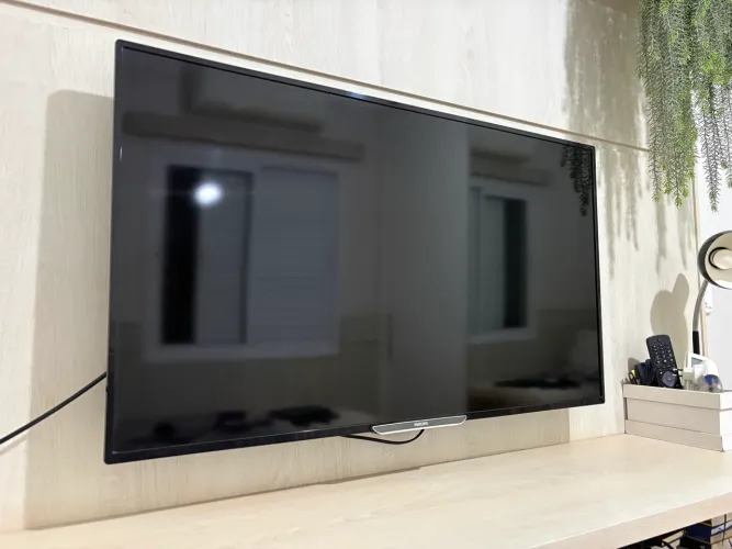 TV Philips LED Slim Full HD Smart * Tela de 40 polegadas Full HD (1920x1080) * Smart TV