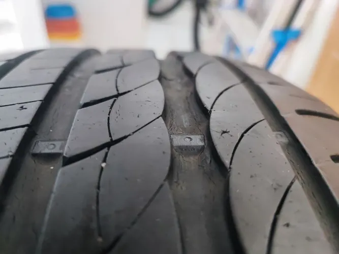 Pneu Pirelli Cinturato P1 Plus 225/45 R17 94W - Ótimo Estado!