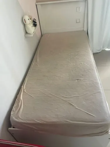 Vendo cama de solteiro com auxiliar