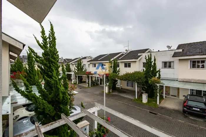 Sobrado com 3 dormitórios à venda, 99 m² por R$ 715.000 - Neoville - Curitiba/PR