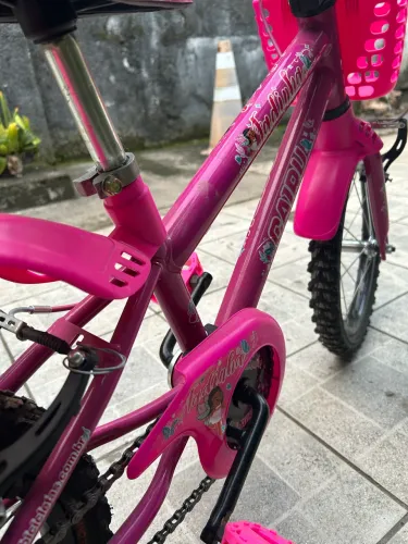 Vende-se uma bicicleta infantil