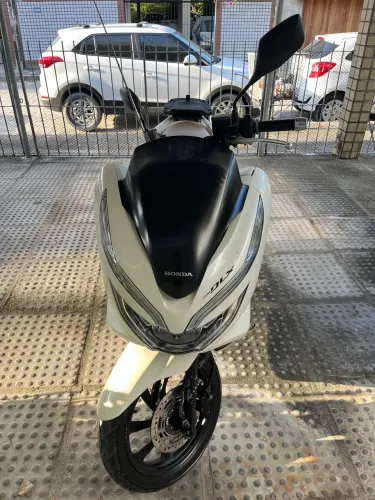 ? HONDA PCX DLX 2019 - LINDA E MUITO BEM CUIDADA!