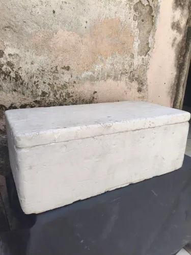 Caixa de isopor comprida