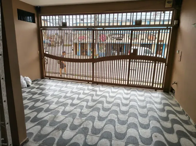 ALUGO  PARA FINS RESIDENCIAIS E/OU COMERCIAIS  EXCELENTE LOCALIZAÇÃO CIDADE VELHA