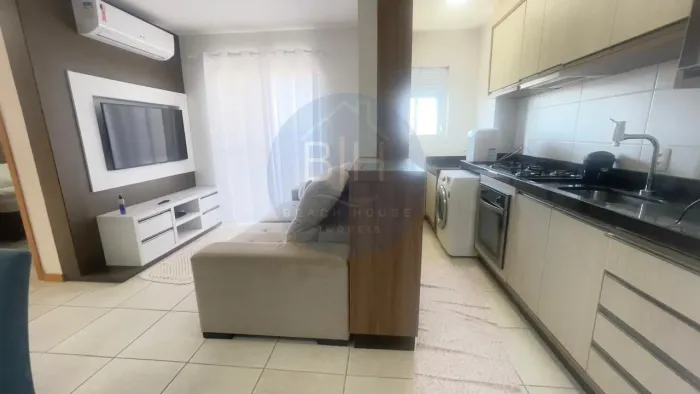 Apartamento Mobiliado para Locação em Balneário Piçarras, centro, 2 dormitórios, 1 banheir