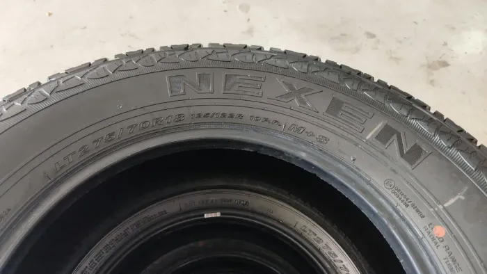 Pneu original Dodge ram