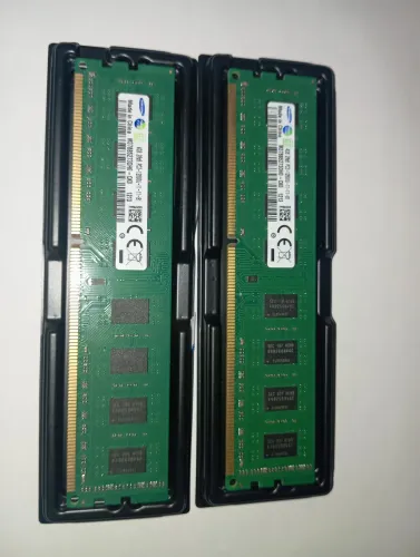 Memória RAM Samsung 4GB DDR3 1600MHz Desktop M378B5273DH0-CK0