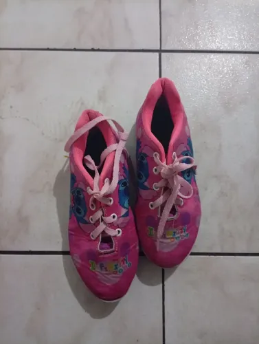 Tênis feminino do strich 