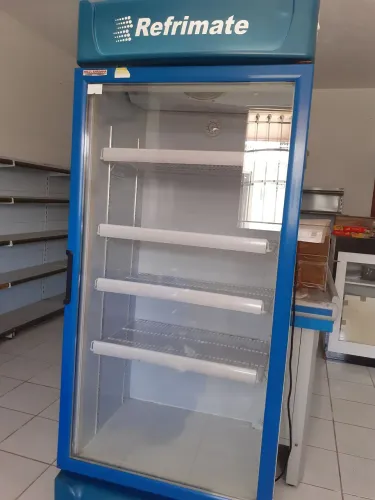 Vendo geladeira valor 2,500