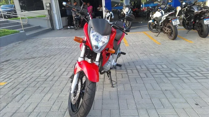 HONDA CB 300R