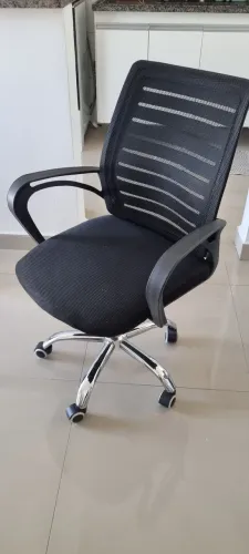 Cadeira de Escritório pouco usada